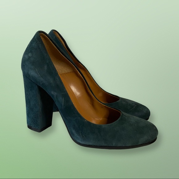 Green Italian made suede block heel pumps. Size 5. - Picture 1 of 6
